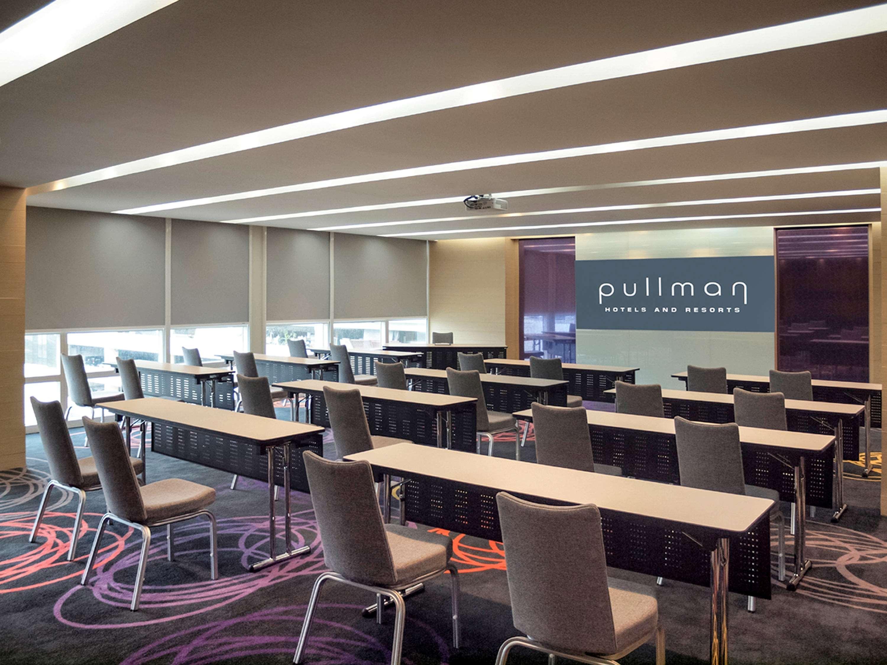 Hotel Pullman Bangkok King Power Zewnętrze zdjęcie A meeting room at Pullman Hotel, Kuala Lumpur