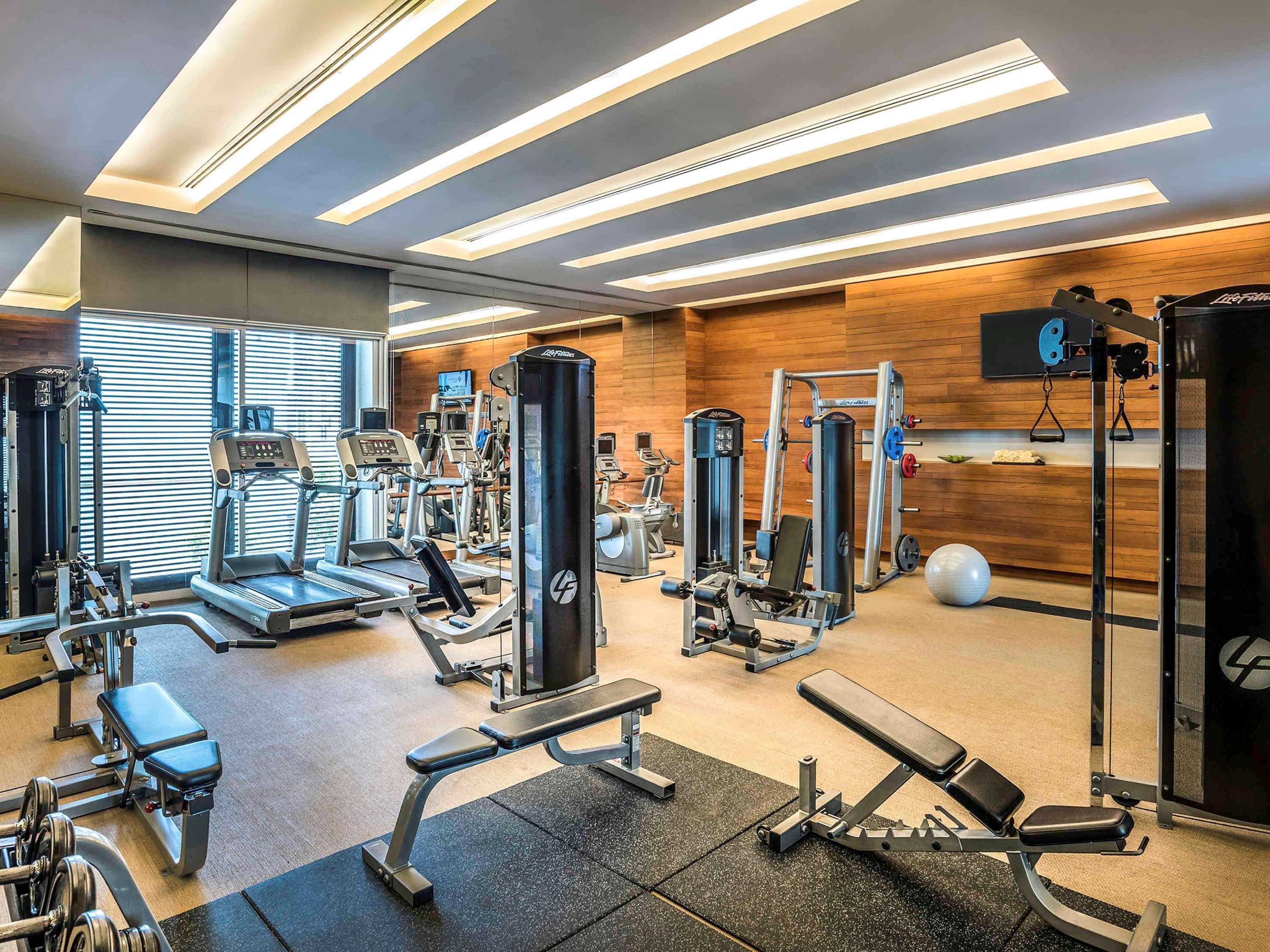 Hotel Pullman Bangkok King Power Zewnętrze zdjęcie The gym at the hotel