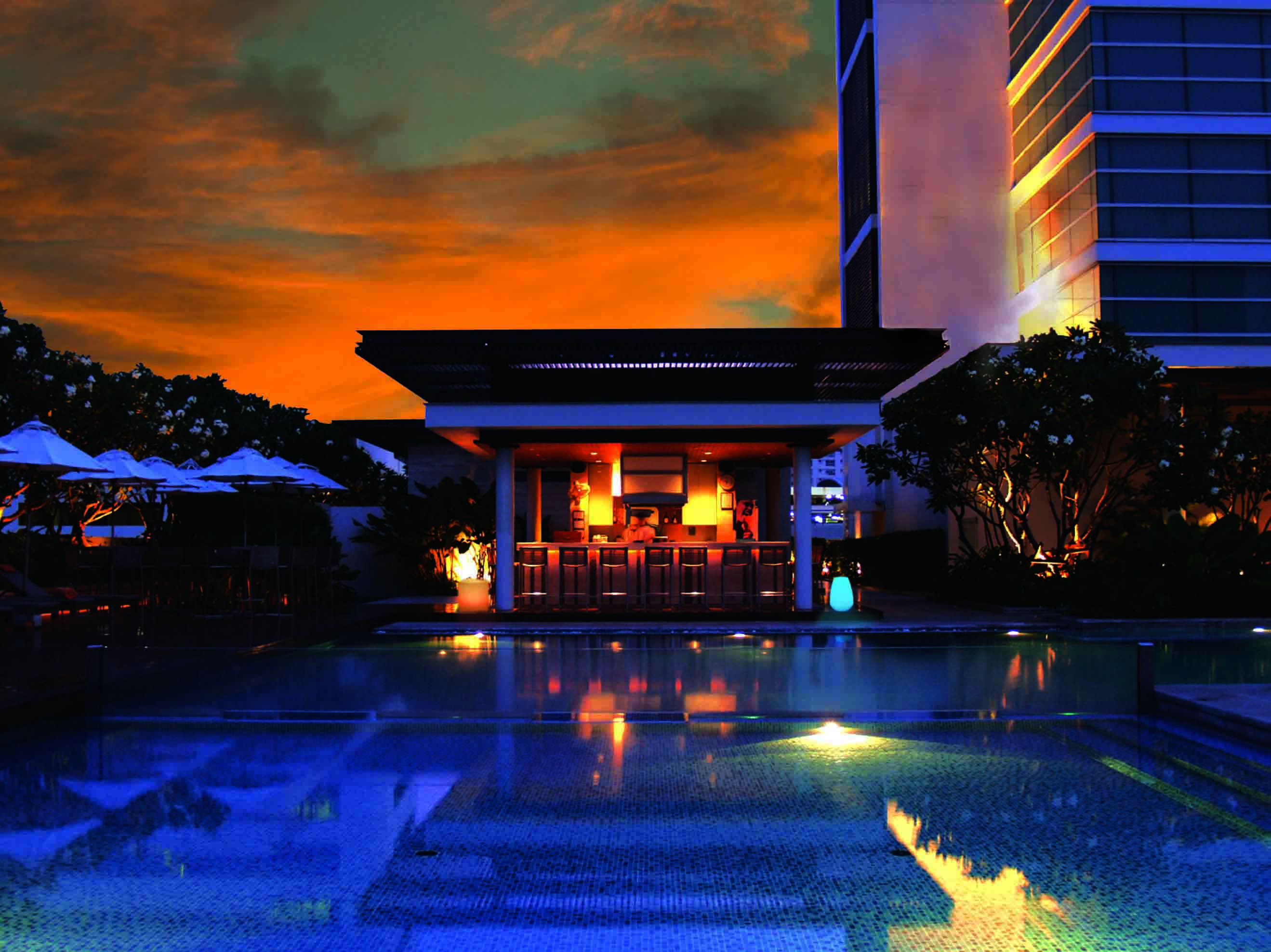 Hotel Pullman Bangkok King Power Zewnętrze zdjęcie The pool at the hotel
